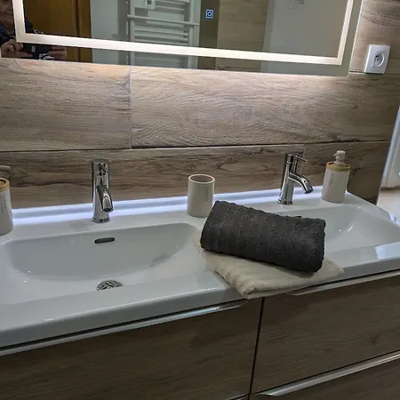 Maison Chaleureuse Avec Wifi A Sainte-barbe - Fr-1-589-753