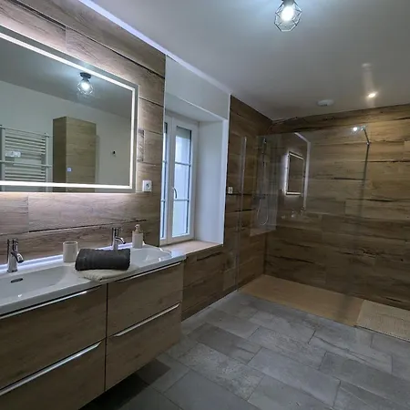 Maison Chaleureuse Avec Wifi A Sainte-barbe - Fr-1-589-753 Сasa de vacaciones *