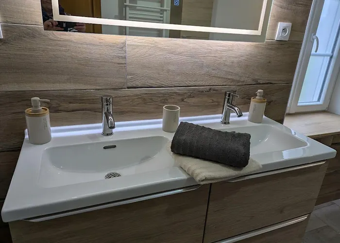 Maison Chaleureuse Avec Wifi A Sainte-barbe - Fr-1-589-753